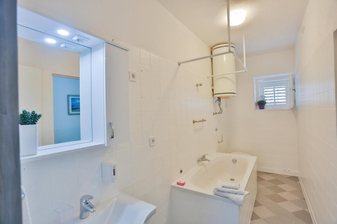 Guesthouse On The Beach Baška Voda エクステリア 写真