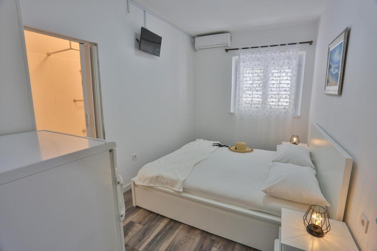 Guesthouse On The Beach Baška Voda エクステリア 写真