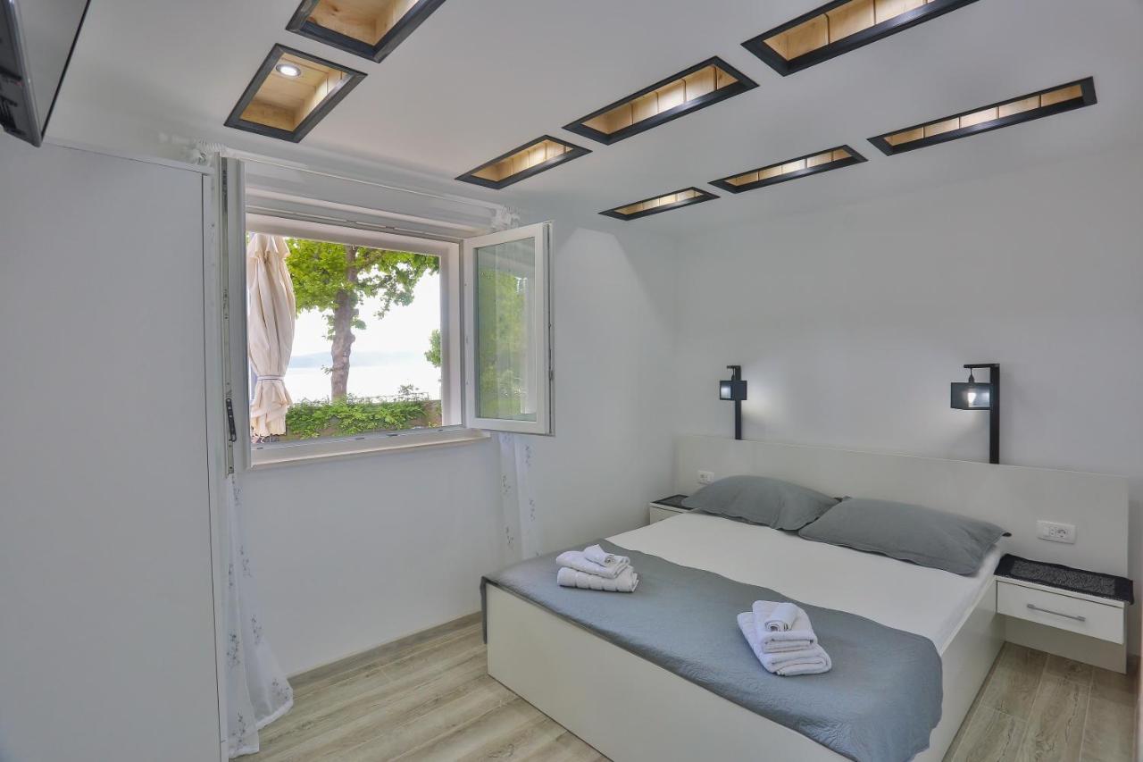 Guesthouse On The Beach Baška Voda エクステリア 写真